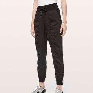 Lululemon Dance Studio Jogger 29" Pants - Women's Size 6 - Black